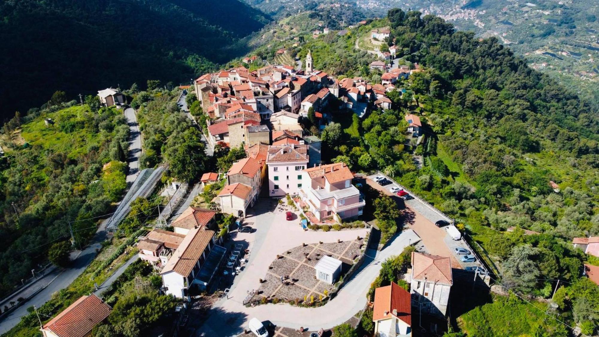 Agriturismo Monaci Templari Seborga Eksteriør billede